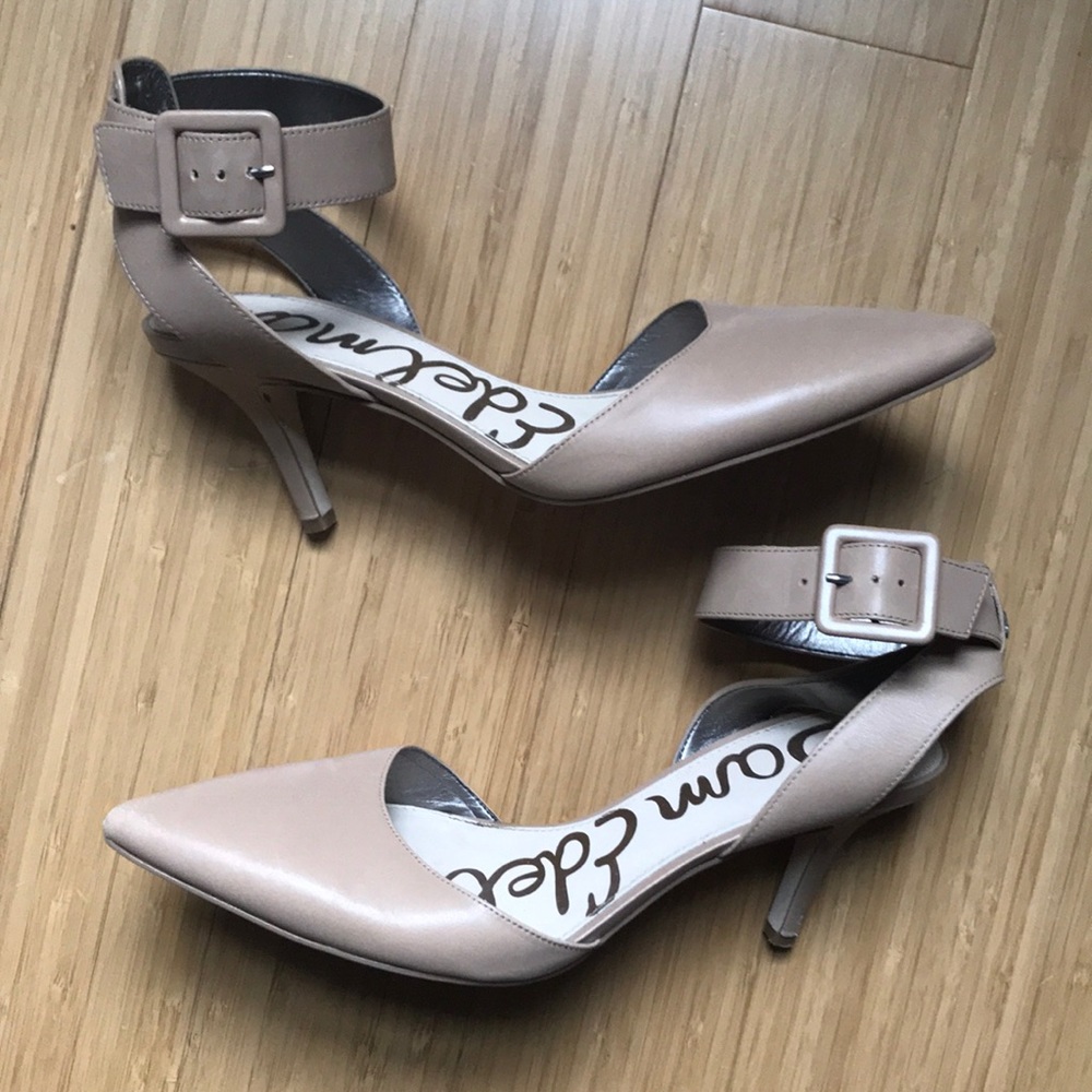 Nude ankle strap pumps